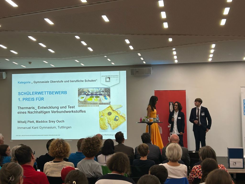 Witalij Plett und Maddox Srey-Ouch erhalten den Artur Fischer Erfinderpreis 2025 am IKG Tuttlingen